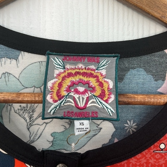 Johnny Was - NWT Tura Multi Colored Floral Lightweight Henley 3/4 Sleeves SZ XS - Picture 10 of 15